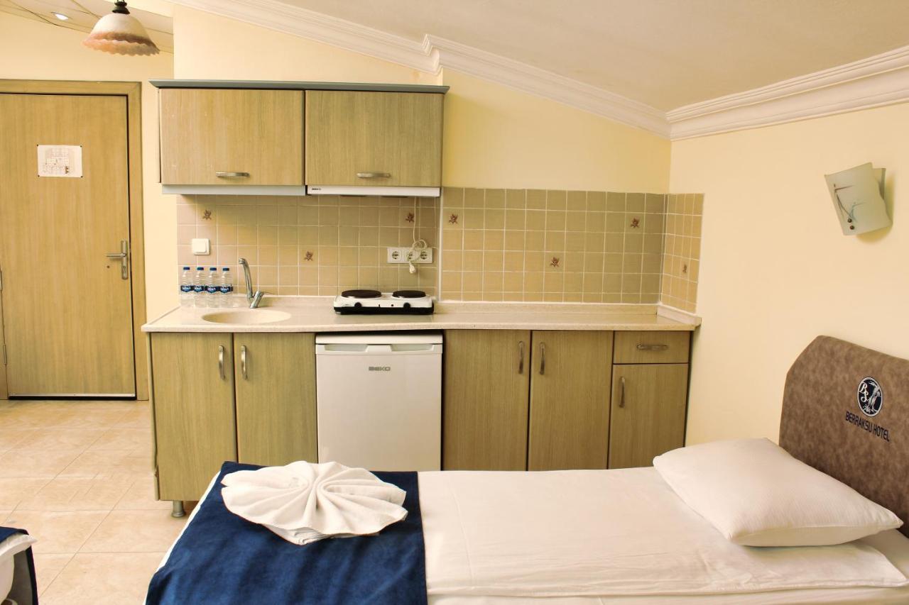 Berrak Su Hotel Antalya Zewnętrze zdjęcie